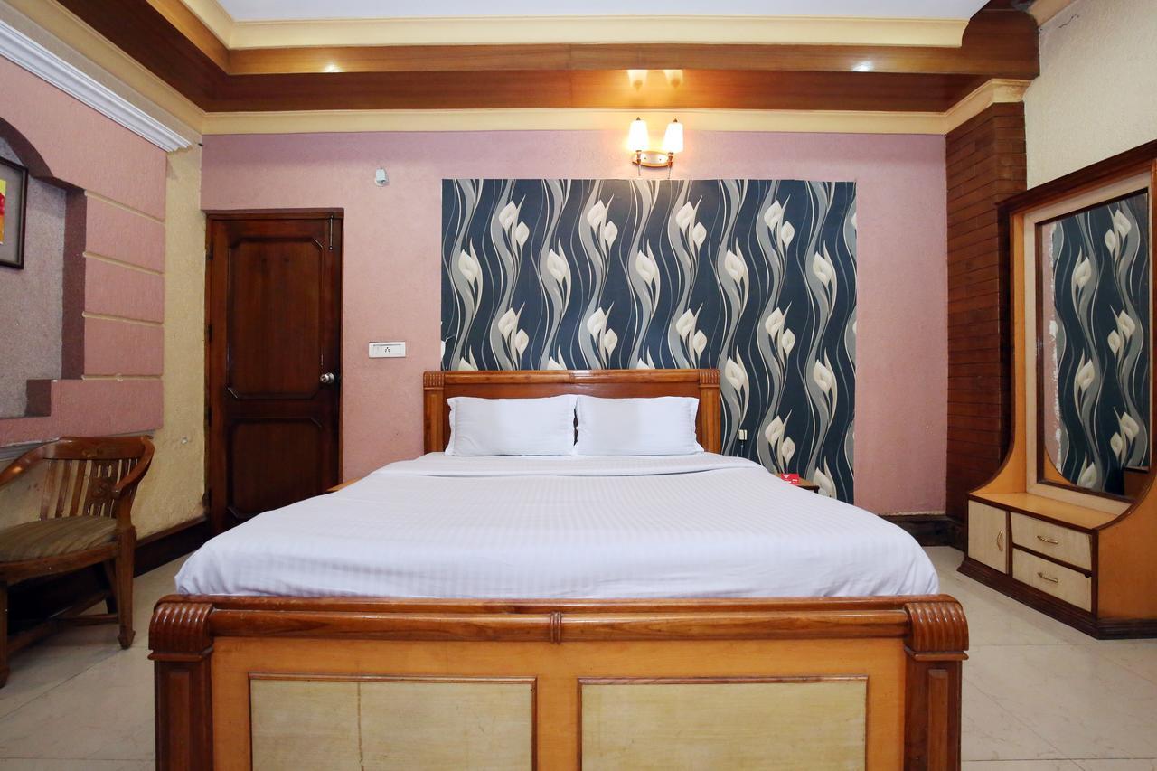 Capital O 10990 Hotel Gobind Regency Zirakpur Exterior photo