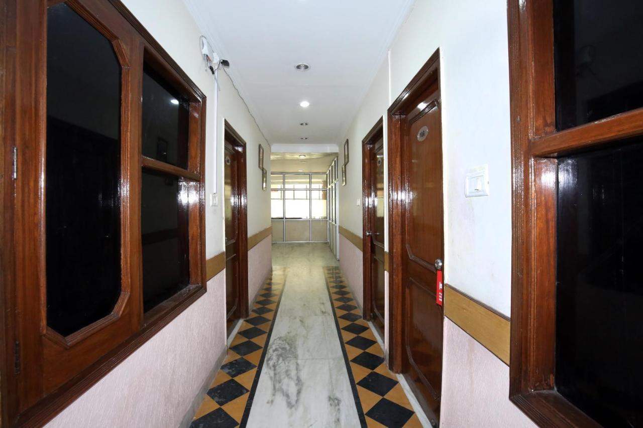 Capital O 10990 Hotel Gobind Regency Zirakpur Exterior photo